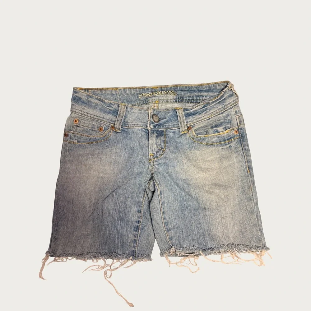 Y2K American Eagle Stretch Denim Shorts Light Wash Raw Hem Low Rise #16